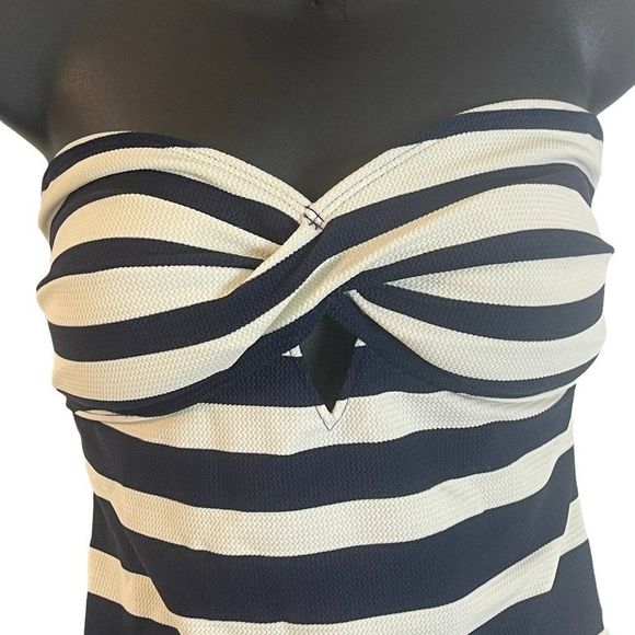 Ted Baker Cirana Bandeau one piece swimsuit. Material elastane and polyamide - Picture 3 of 10